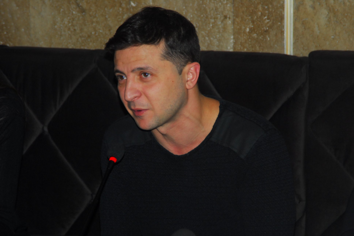 Президент України вшановує пам’ять біля кургану «Герої Чорнобиля» Президент України вшановує пам’ять біля кургану «Герої Чорнобиля»