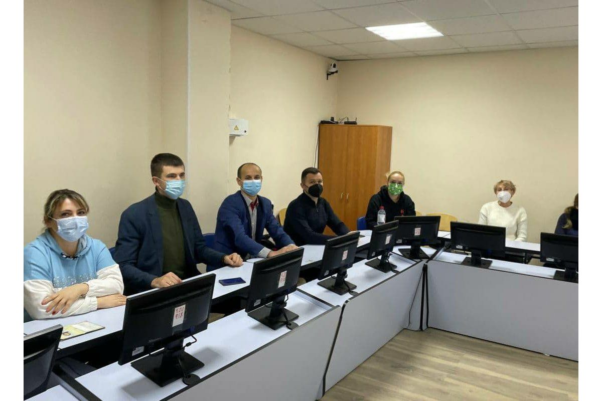 14 грудня 2021 року був проведений іспит для магістрів за спеціальністю «Публічне усправління адміністрування» 14 грудня 2021 року був проведений іспит для магістрів за спеціальністю «Публічне усправління адміністрування»