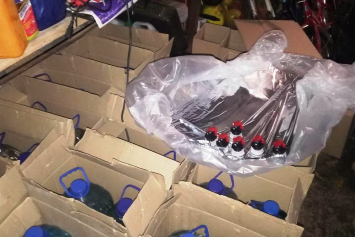 У Вінницькій області правоохоронці виявили більше тонни фальсифікованого алкоголю У Вінницькій області правоохоронці виявили більше тонни фальсифікованого алкоголю