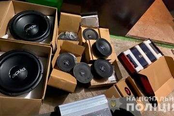 У Кривому Розі затримали чоловіків, що викрали машину У Кривому Розі затримали чоловіків, що викрали машину