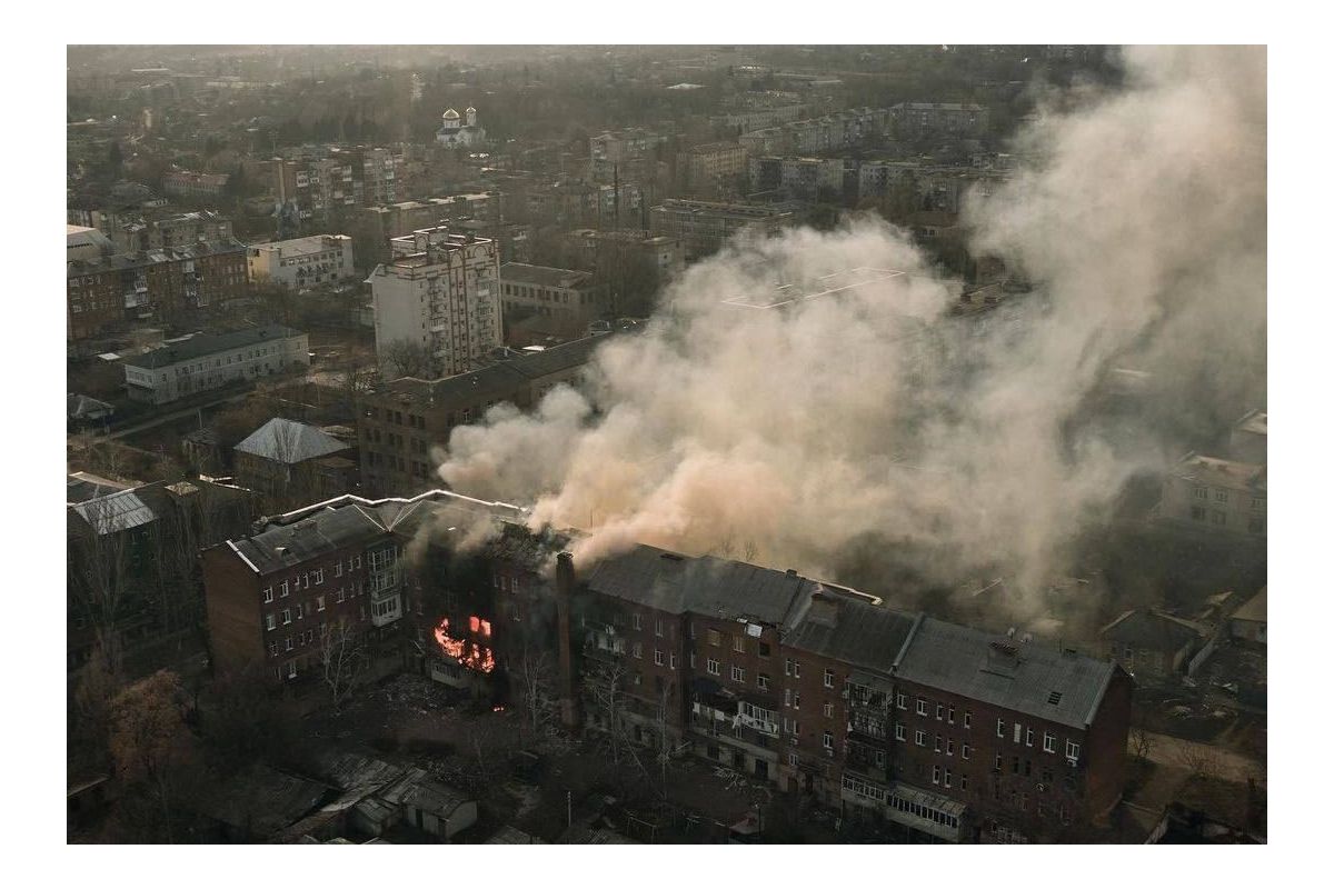 Рашисти сьогодні безперервно обстрілюють Бахмут з 12 години дня Рашисти сьогодні безперервно обстрілюють Бахмут з 12 години дня