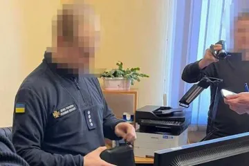 ​У Львові рятувальник вимагав гроші у бізнесменів