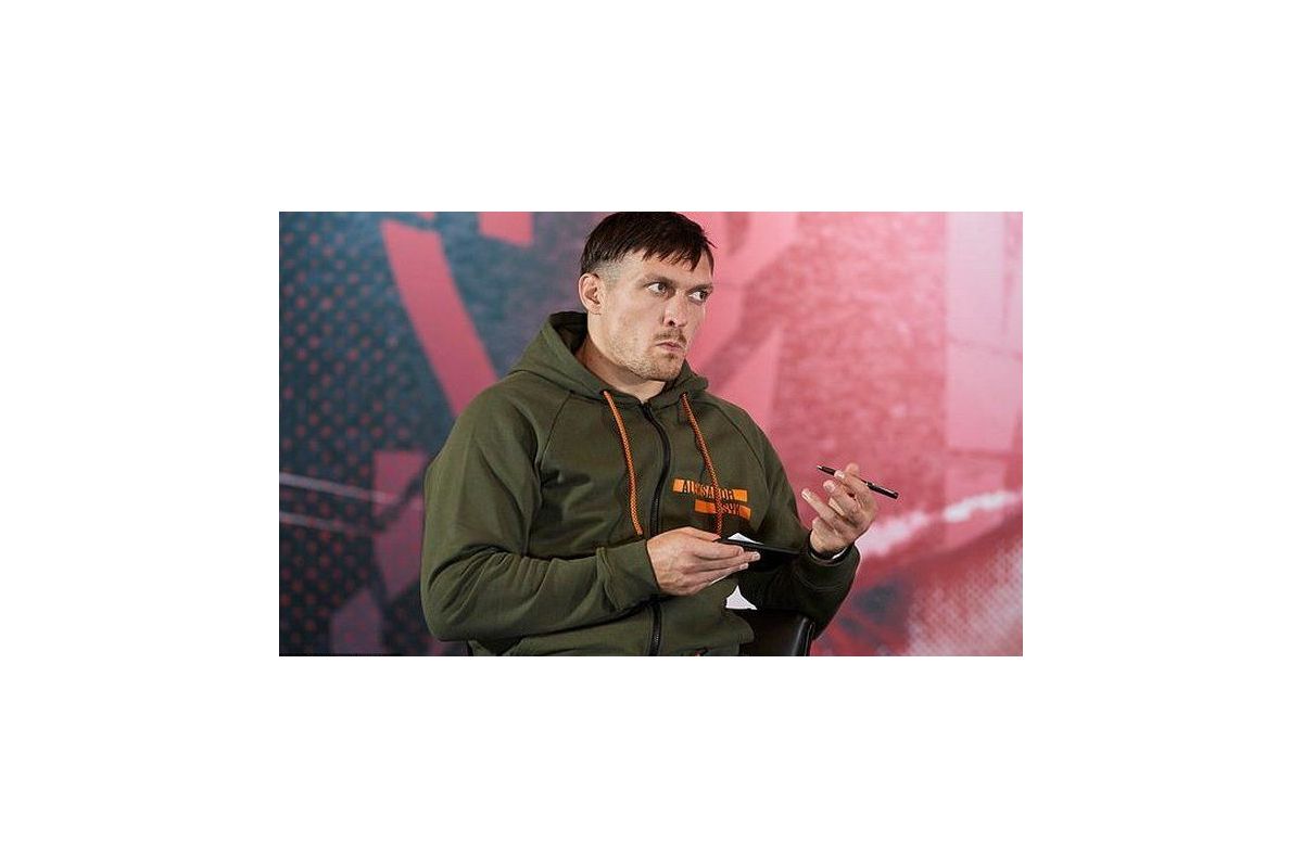 Хирн предложил Усику бой с Джойсом за временный титул WBO Хирн предложил Усику бой с Джойсом за временный титул WBO