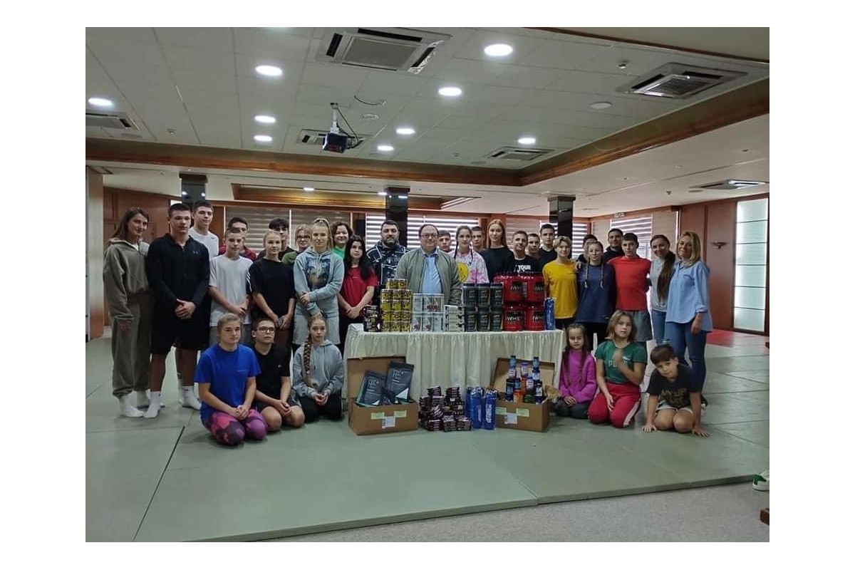 Надзвичайний і Повноважний Посол України в Республіці Кіпр Руслан Німчинський продовжує піклуватися про спортсменів - дзюдоїстів з найбільших постраждалих регіонів Київщини. Надзвичайний і Повноважний Посол України в Республіці Кіпр Руслан Німчинський продовжує піклуватися про спортсменів - дзюдоїстів з найбільших постраждалих регіонів Київщини.