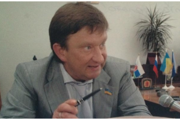 Справу ексначальника земельних ресурсів Київщини, якого затримували із $90 тисячами біля готелю «Київ», закрили за строками давності Справу ексначальника земельних ресурсів Київщини, якого затримували із $90 тисячами біля готелю «Київ», закрили за строками давності