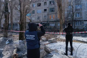 ​Дванадцять поранених через обстріл окупантами багатоповерхівки в Покровську – тривають рятувальні роботи (ФОТО)