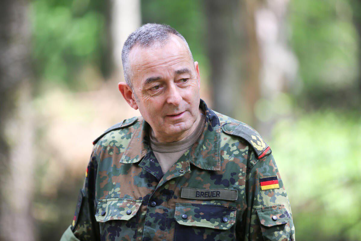 Генеральний інспектор Збройних сил Німеччини, генерал Карстен Бройер, провів зустріч з новим головнокомандувачем Збройних сил України Генеральний інспектор Збройних сил Німеччини, генерал Карстен Бройер, провів зустріч з новим головнокомандувачем Збройних сил України