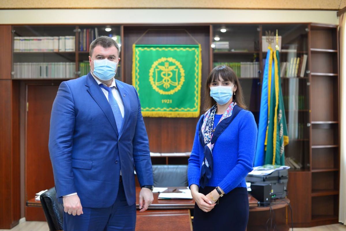 До УДФСУ завітала заступниця Міністра з питань реінтеграції тимчасово окупованих територій України Інна Драганчук До УДФСУ завітала заступниця Міністра з питань реінтеграції тимчасово окупованих територій України Інна Драганчук