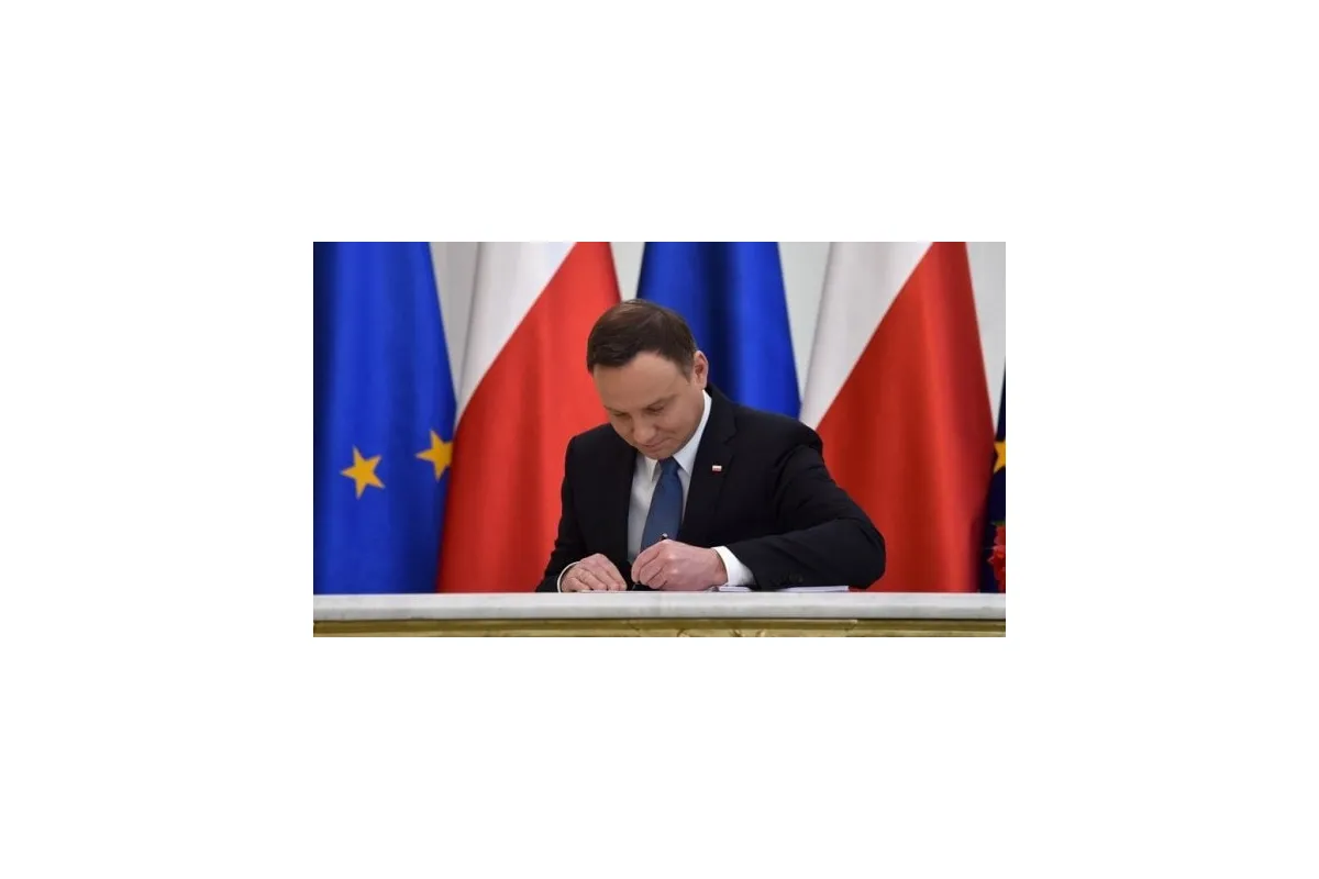 Російське вторгнення в Україну : Президент Польщі підписав зміни до закону про допомогу українським біженцям