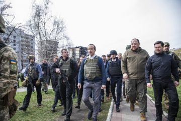 Російське вторгнення в Україну : «Це Голгофа ХХІ сторіччя». Спікери сенатів Чехії та Польщі відвідали Ірпінь, Бучу та Бородянку Російське вторгнення в Україну : «Це Голгофа ХХІ сторіччя». Спікери сенатів Чехії та Польщі відвідали Ірпінь, Бучу та Бородянку