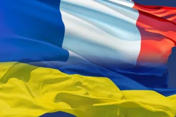 ​Російське вторгнення в Україну : Посольство Франції повертається до Києва
