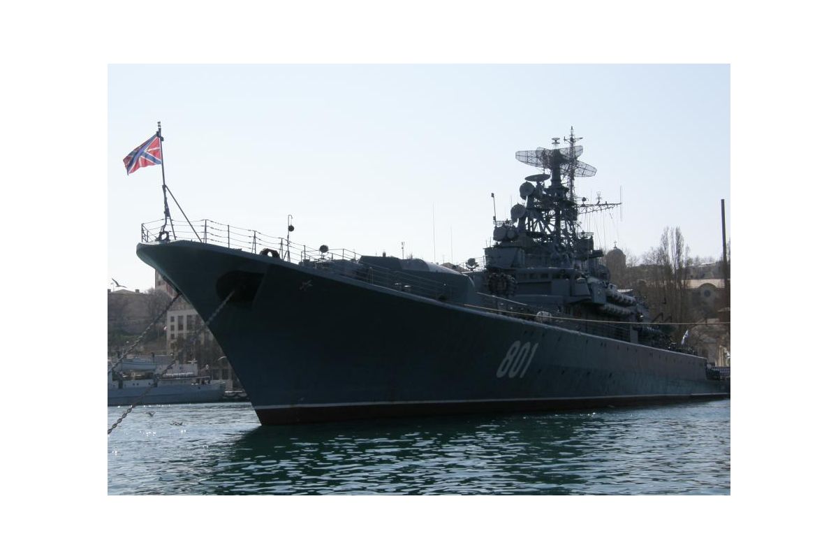 Російське вторгнення в Україну : Російським військовим не вдалося евакуювати екіпаж затонулого крейсера «Москва» Російське вторгнення в Україну : Російським військовим не вдалося евакуювати екіпаж затонулого крейсера «Москва»