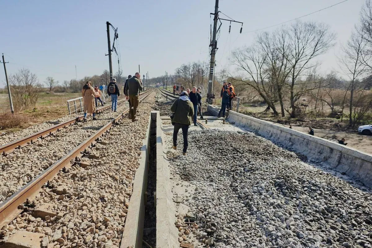 Російське вторгнення в Україну : З 16 квітня між Черніговом та Києвом відновлюється залізничне сполучення