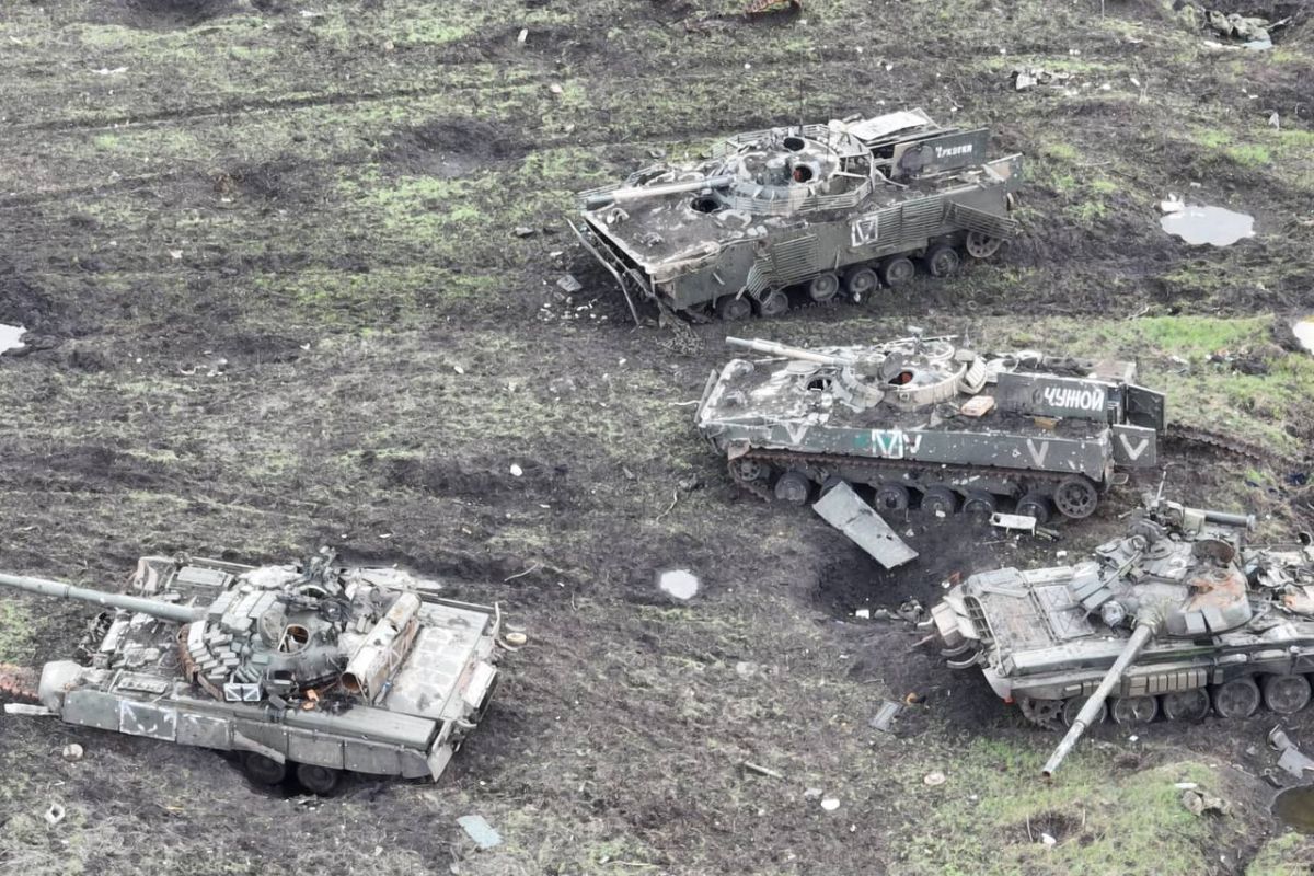 ЗСУ тримають позиції під Вугледаром та не дають росіянам наблизитися до Авдіївки, — командувач угруповання військ "Таврія" ЗСУ тримають позиції під Вугледаром та не дають росіянам наблизитися до Авдіївки, — командувач угруповання військ "Таврія"