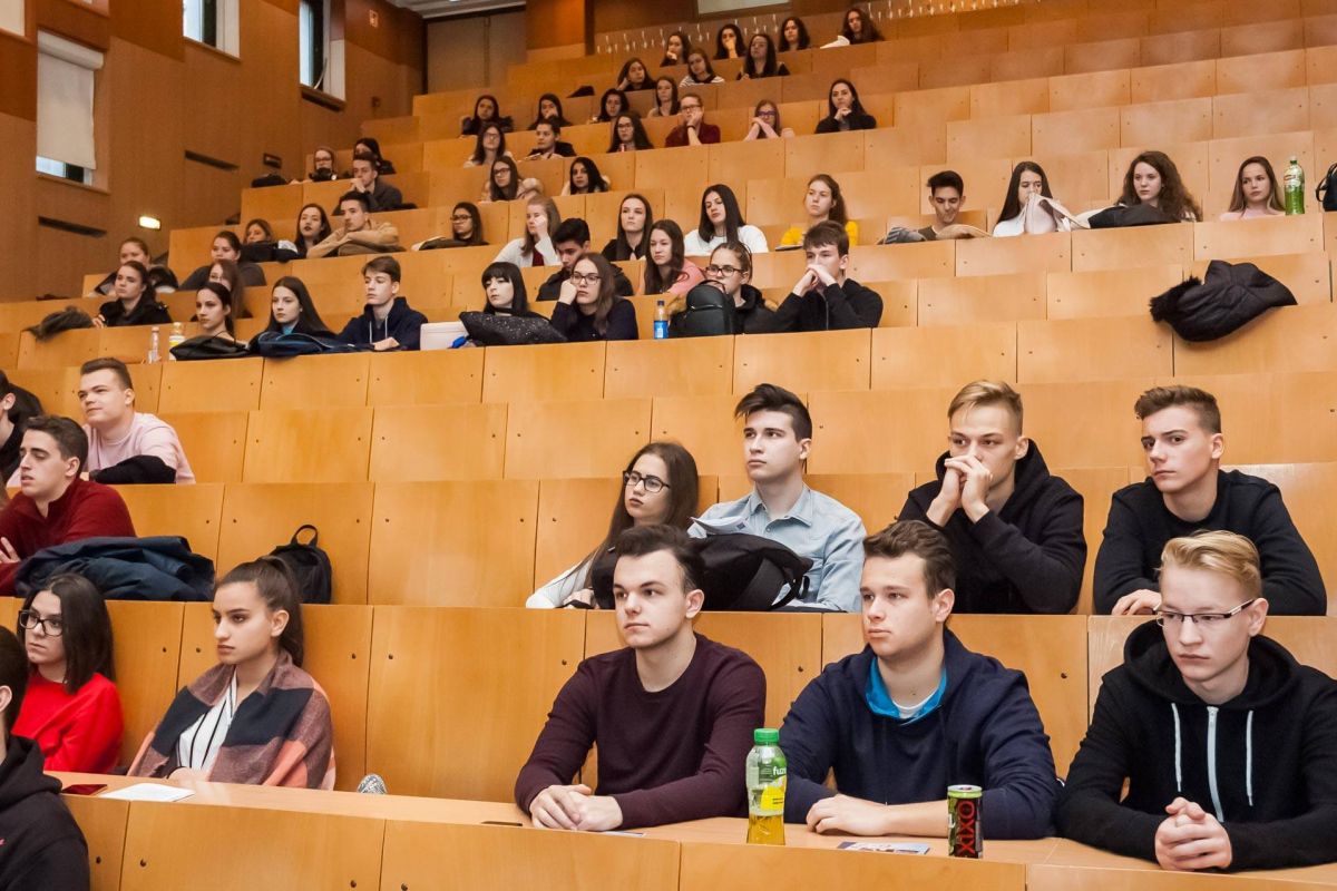 Державні університети стануть небюджетними установами Державні університети стануть небюджетними установами
