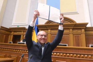 Спікер Верховної Ради підписав Закон про мову Спікер Верховної Ради підписав Закон про мову