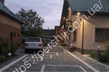 На Закарпатье в дом "слуги народа" бросили "коктейль Молотова" На Закарпатье в дом "слуги народа" бросили "коктейль Молотова"