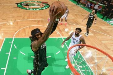 Аллей-уп дуэта "Бостона" шокировал "Филадельфию": момент дня в НБА Аллей-уп дуэта "Бостона" шокировал "Филадельфию": момент дня в НБА