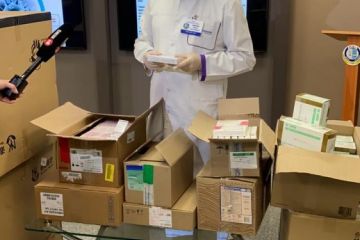 Петровський Олександр Володимирович: волонтери привітали військових, пацієнтів та персонал медичних установ з Великоднем та передали освячені паски Петровський Олександр Володимирович: волонтери привітали військових, пацієнтів та персонал медичних установ з Великоднем та передали освячені паски