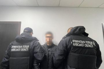 До 8 років позбавлення волі засуджено хлопця, який вбив матір ударами ножа в спину До 8 років позбавлення волі засуджено хлопця, який вбив матір ударами ножа в спину