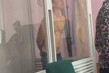 Зловмисника, який із кулаками накинувся на дідуся та 2-річного хлопчика, заарештовано на 60 діб Зловмисника, який із кулаками накинувся на дідуся та 2-річного хлопчика, заарештовано на 60 діб