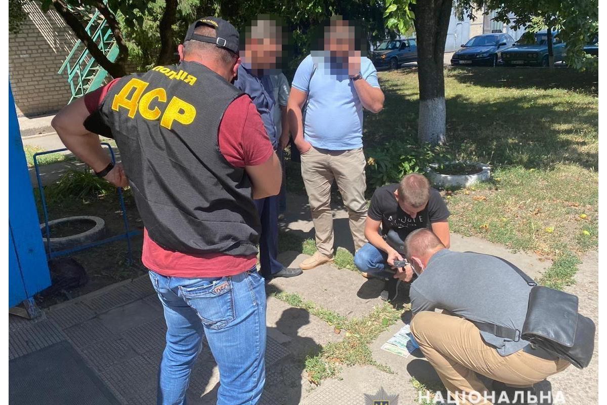 На Дніпропетровщині на хабарі затримали посадовця Держагентства водних ресурсів На Дніпропетровщині на хабарі затримали посадовця Держагентства водних ресурсів