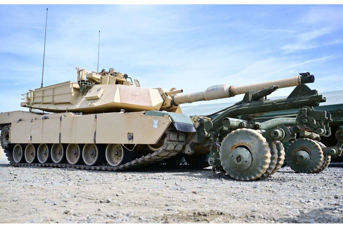 Українські військові розпочали навчання на американських танках M1A1 Abrams FEP на території Німеччини Українські військові розпочали навчання на американських танках M1A1 Abrams FEP на території Німеччини