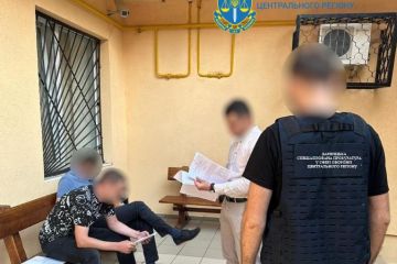 4,4 млн грн збитків державі - повідомлено про підозру 2 старшим офіцерам 4,4 млн грн збитків державі - повідомлено про підозру 2 старшим офіцерам