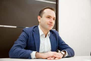 ТОП-менеджер “Укрзалізниці” Олександр Перцовський знищує ДП та приховує статки, – Ярослав Бондаренко ТОП-менеджер “Укрзалізниці” Олександр Перцовський знищує ДП та приховує статки, – Ярослав Бондаренко