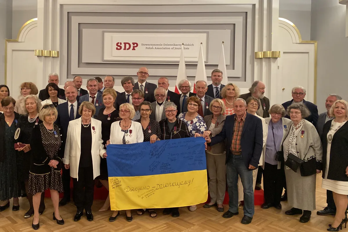  Ukrainian flag for distinguished Polish SDP journalists