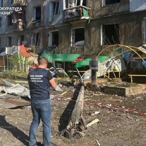 Девʼять цивільних поранено - прокурори задокументували наслідки ворожого авіаудару по Краматорську Девʼять цивільних поранено - прокурори задокументували наслідки ворожого авіаудару по Краматорську