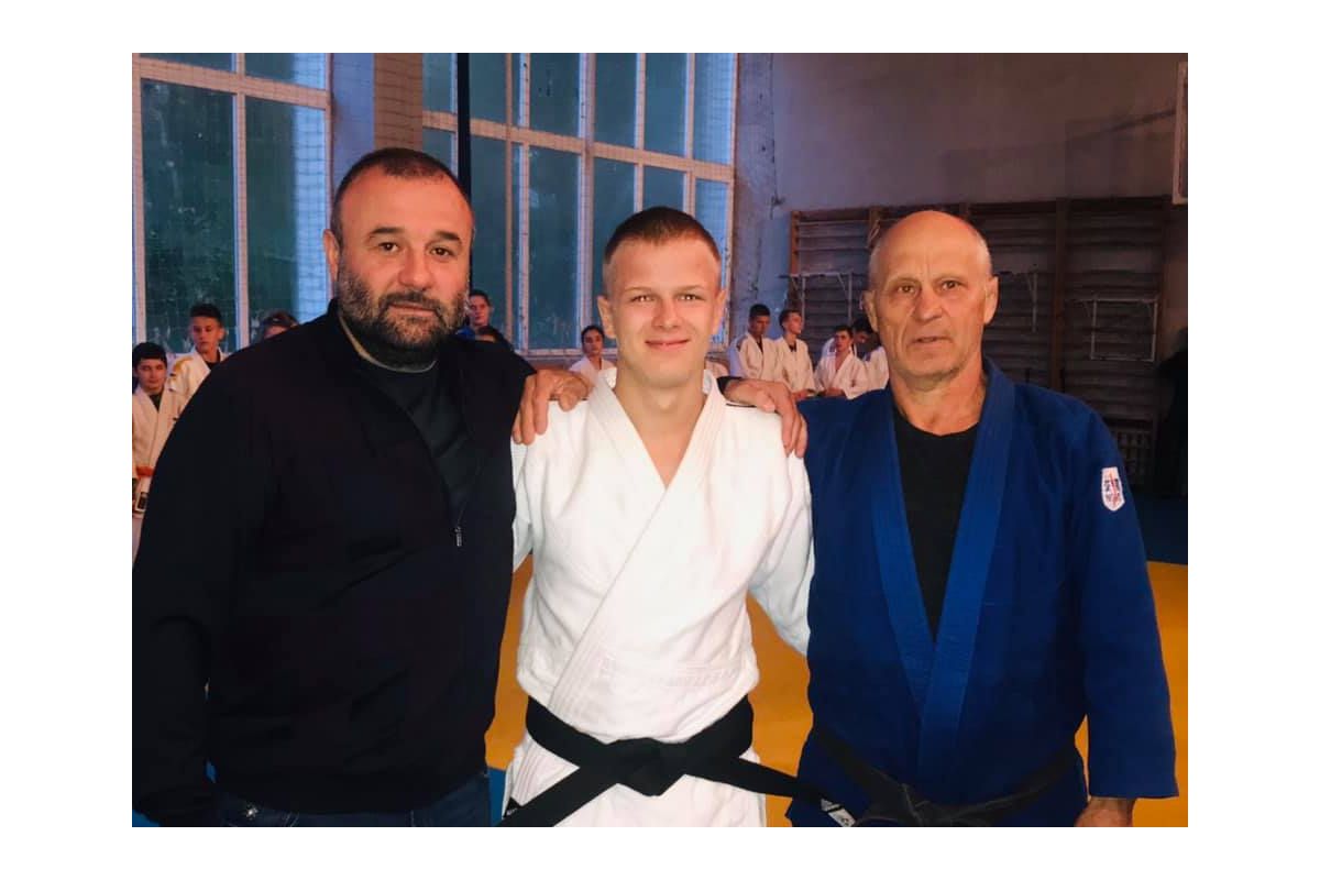 ПЕТРОВСКИЙ АЛЕКСАНДР ВЛАДИМИРОВИЧ: ПОДДЕРЖИВАЕТ РАЗВИТИЕ СПОРТА В УКРАИНЕ ПЕТРОВСКИЙ АЛЕКСАНДР ВЛАДИМИРОВИЧ: ПОДДЕРЖИВАЕТ РАЗВИТИЕ СПОРТА В УКРАИНЕ