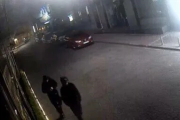​Двом молодикам, які підпалили кафе на Хрещатику, повідомлено про підозру 