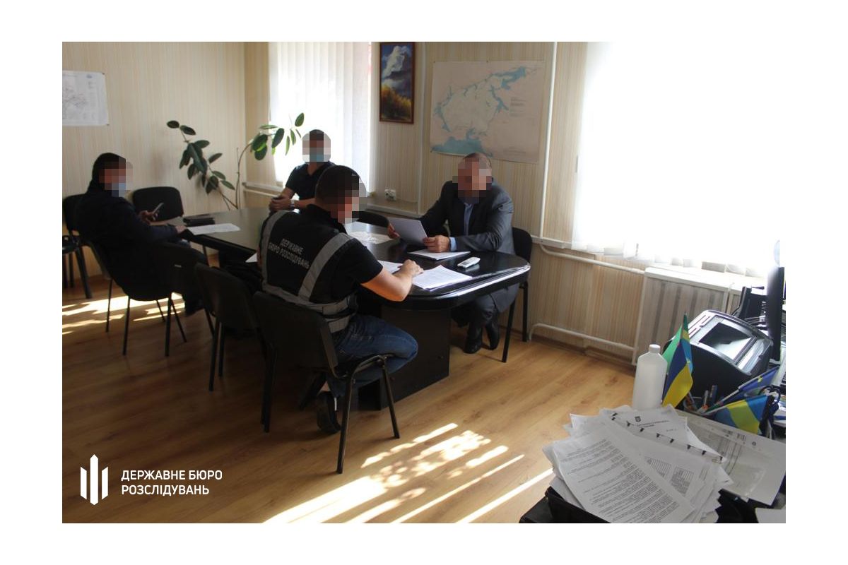 Через начальника одного з постів Дніпропетровської митниці державі завдано збитків на мільйон гривень Через начальника одного з постів Дніпропетровської митниці державі завдано збитків на мільйон гривень