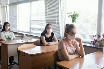 У Дніпрі 110 школярів хворіють на коронавірус У Дніпрі 110 школярів хворіють на коронавірус