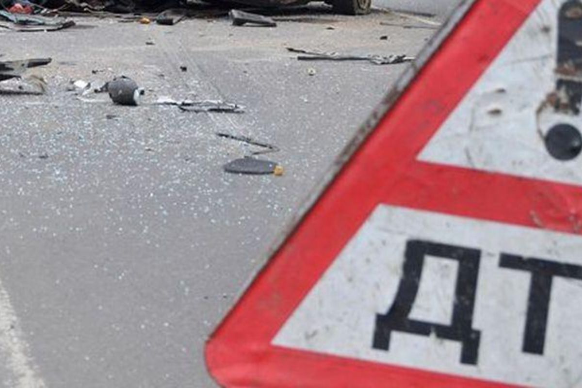 ДТП в Івано-Франківську: п‘яниця на краденій машині врізався у дорожній знак ДТП в Івано-Франківську: п‘яниця на краденій машині врізався у дорожній знак