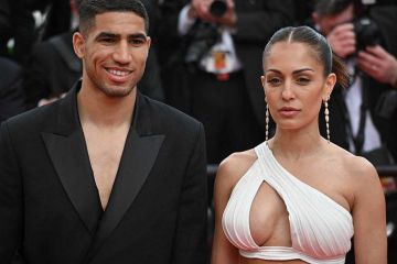 Красотка дня. Знаменитая жена-актриса главной звезды сборной Марокко. Старшая на 12 лет, глубокое декольте, экстремальное мини ФОТО Красотка дня. Знаменитая жена-актриса главной звезды сборной Марокко. Старшая на 12 лет, глубокое декольте, экстремальное мини ФОТО