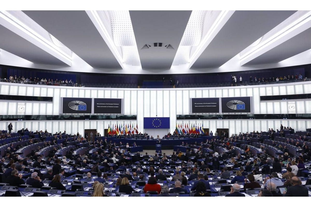 Європарламент проголосував за резолюцію про визнання Голодомору 1932-1933 років геноцидом українського народу Європарламент проголосував за резолюцію про визнання Голодомору 1932-1933 років геноцидом українського народу