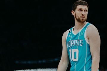 Святослав Михайлюк дебютировал за Шарлотт Хорнетс с 12 очками в активе Святослав Михайлюк дебютировал за Шарлотт Хорнетс с 12 очками в активе