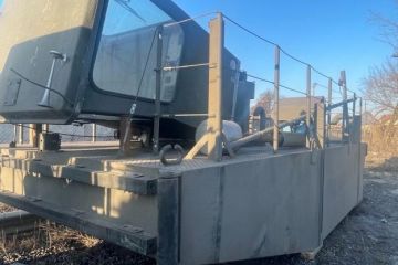 Урамках гуманітарної допомоги Швеція надіслала 6 катерів, які можна використати як понтонні переправи Урамках гуманітарної допомоги Швеція надіслала 6 катерів, які можна використати як понтонні переправи