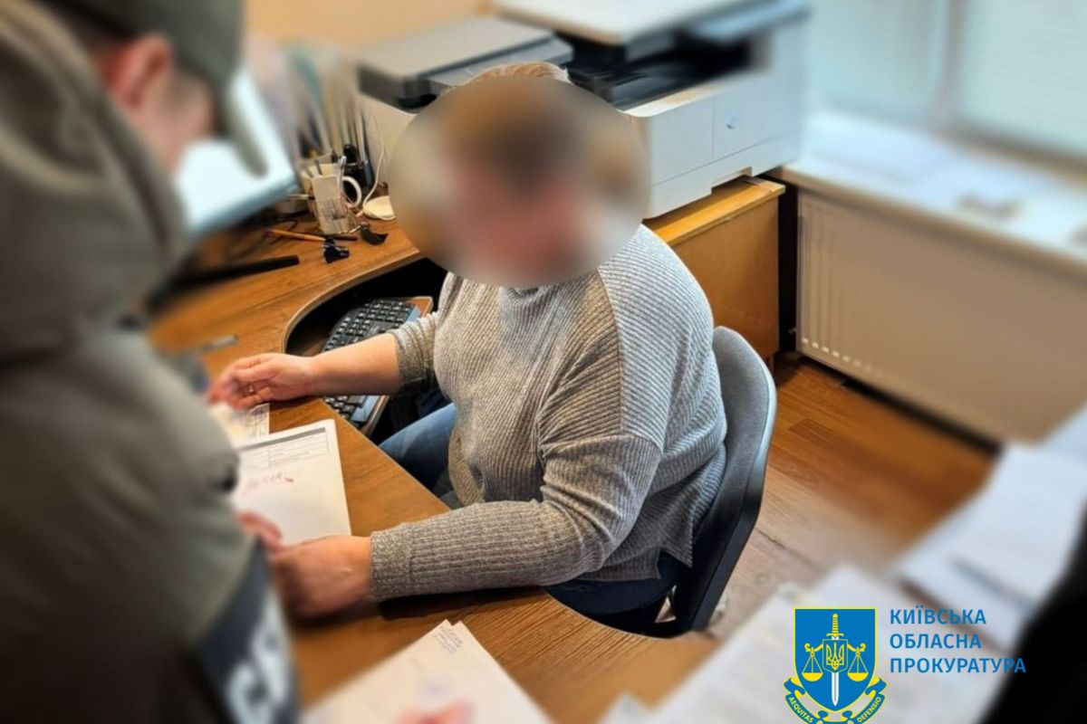 Мільйон гривень за виключення ділянки з проєкту будівництва Великої кільцевої автодороги – на хабарі викрито службовця сільради Мільйон гривень за виключення ділянки з проєкту будівництва Великої кільцевої автодороги – на хабарі викрито службовця сільради