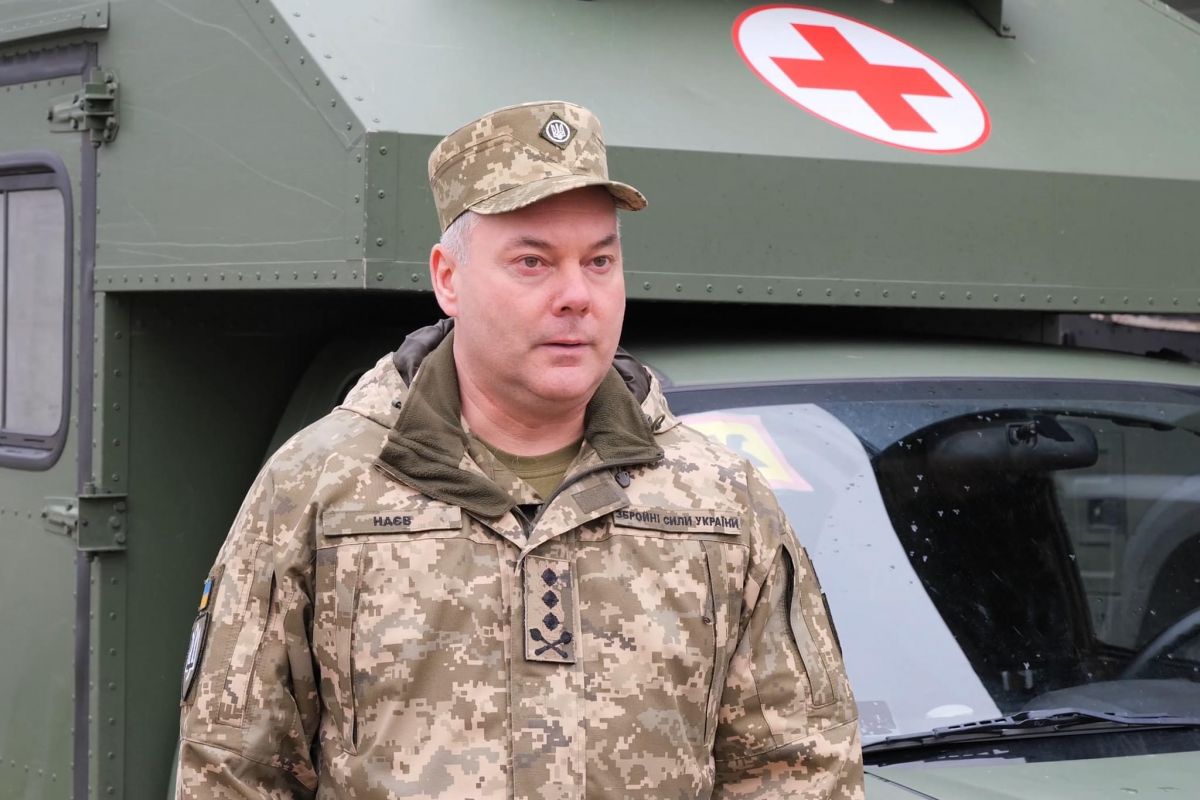 Мешканці Миколаєва отримали гуманітарну допомогу Мешканці Миколаєва отримали гуманітарну допомогу