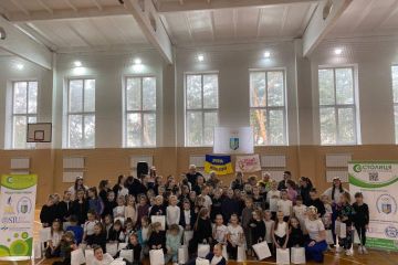 #DolikeOlympians завітав до юних вихованок клубу художньої гімнастики "Magic Ribbon". #DolikeOlympians завітав до юних вихованок клубу художньої гімнастики "Magic Ribbon".