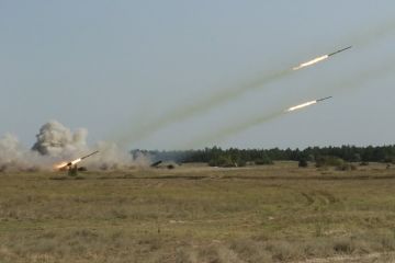 Російське вторгнення в Україну : Російські загарбники з території Херсонщини обстріляли Криворізький район Дніпропетровської області Російське вторгнення в Україну : Російські загарбники з території Херсонщини обстріляли Криворізький район Дніпропетровської області