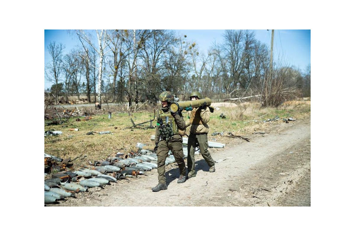 Російське вторгнення в Україну : Четвертий день триває розміновування ділянки, що на Київщині Російське вторгнення в Україну : Четвертий день триває розміновування ділянки, що на Київщині