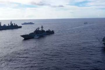 Російське вторгнення в Україну :  У районі міста Севастополь в окупованому Криму перебувають 39 російських бойових кораблів чи катерів, крейсера "Москва" серед них немає — джерело УП в розвідці Російське вторгнення в Україну :  У районі міста Севастополь в окупованому Криму перебувають 39 російських бойових кораблів чи катерів, крейсера "Москва" серед них немає — джерело УП в розвідці