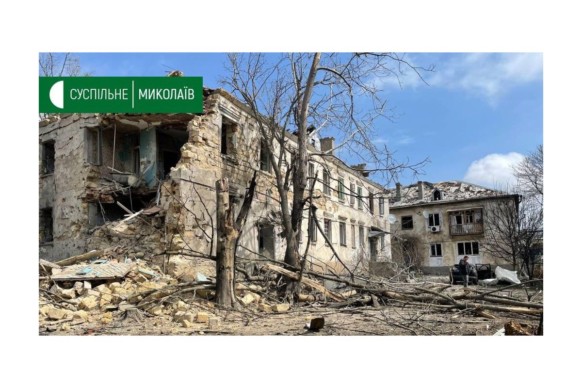 Російське вторгнення в Україну : Наслідки обстрілів житлових кварталів у Миколаєві Російське вторгнення в Україну : Наслідки обстрілів житлових кварталів у Миколаєві