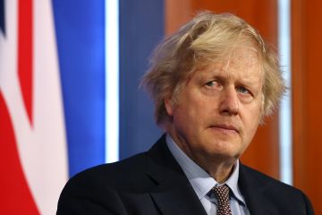 Російське вторгнення в Україну : Росія закрила в'їзд на свою територію для прем'єр-міністра Великої Британії Бориса Джонсона та кількох членів його уряду Російське вторгнення в Україну : Росія закрила в'їзд на свою територію для прем'єр-міністра Великої Британії Бориса Джонсона та кількох членів його уряду