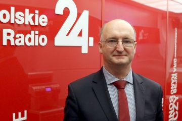 Російське вторгнення в Україну : Заступник міністра закордонних справ Польщі сподівається, що путін "не настільки божевільний" Російське вторгнення в Україну : Заступник міністра закордонних справ Польщі сподівається, що путін "не настільки божевільний"