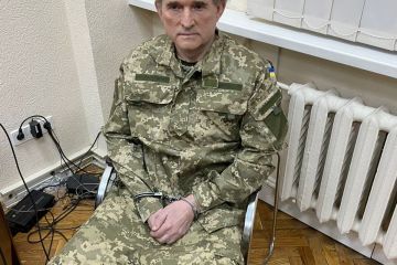 Російське вторгнення в Україну : Медведчука триматимуть під вартою Російське вторгнення в Україну : Медведчука триматимуть під вартою